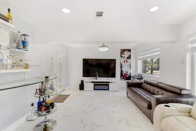 3 of 22 - 6841 Atlanta Street, Hollywood, FL