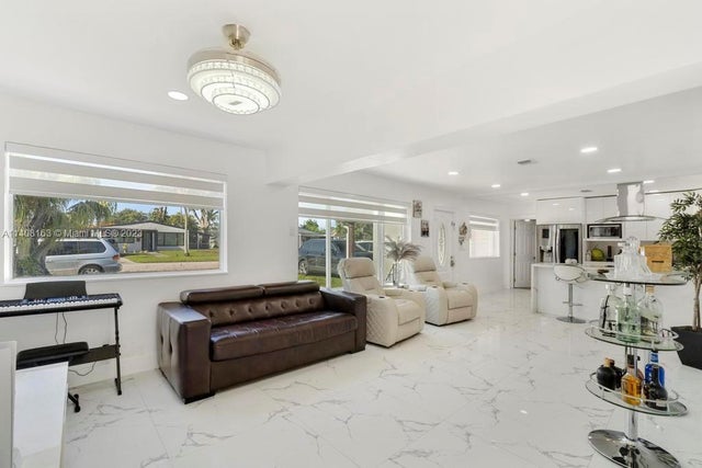 4 of 22 - 6841 Atlanta Street, Hollywood, FL