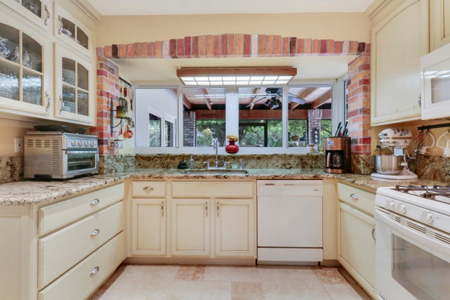 5 of 34 - 10421 Sw 107th Street, Miami, FL