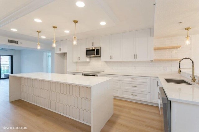 5 of 23 - 601 Seafarer Circle #101, Jupiter, FL