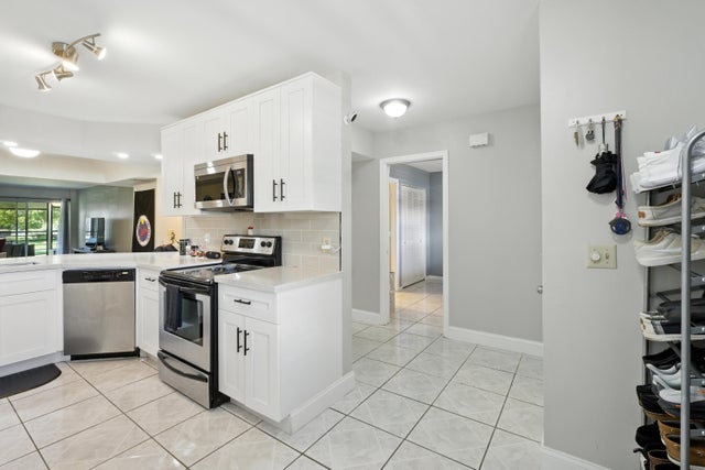4 of 39 - 23380 Carolwood Lane #202, Boca Raton, FL