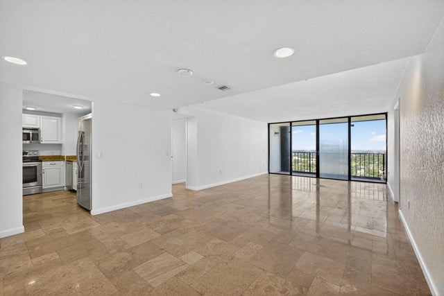 3 of 60 - 5600 N Flagler Drive #2703, West Palm Beach, FL