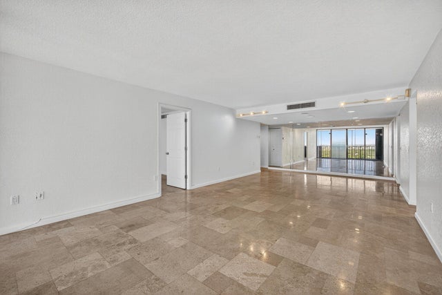 5 of 60 - 5600 N Flagler Drive #2703, West Palm Beach, FL
