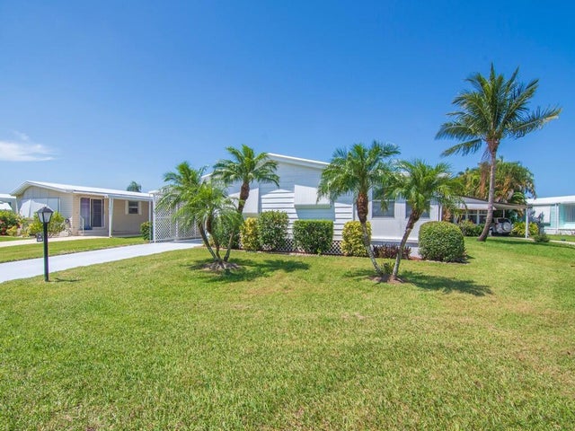 2 of 42 - 66 Ne Pinelake Village Boulevard, Jensen Beach, FL
