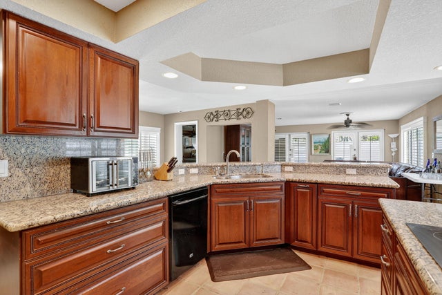 4 of 27 - 1960 Ne 31st Street, Lighthouse Point, FL