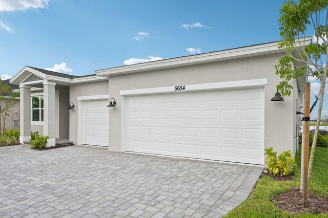 4 of 33 - 5654 Hampton Park Circle, Vero Beach, FL