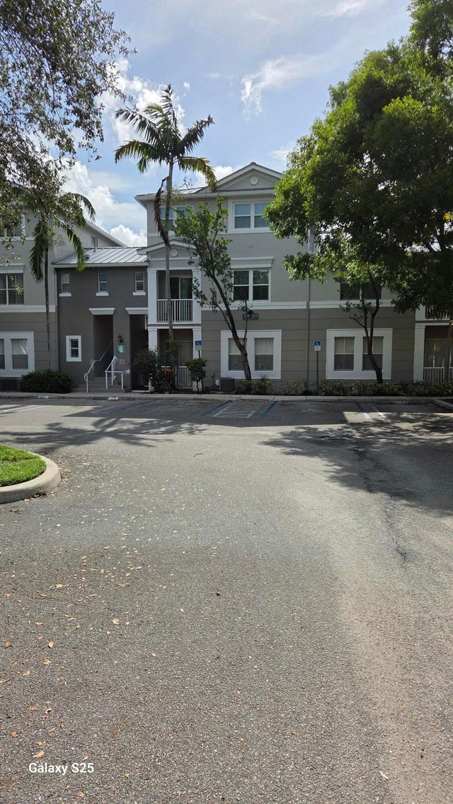1 of 23 - 2009 Shoma Dr, Royal Palm Beach, FL