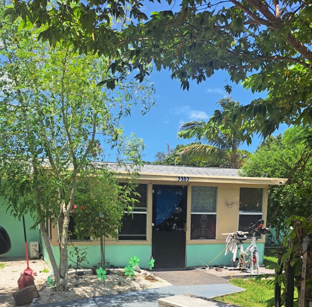 1 of 2 - 2302 Barbara Avenue, Fort Pierce, FL