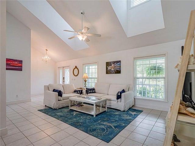 4 of 38 - 2945 70th Place, Vero Beach, FL