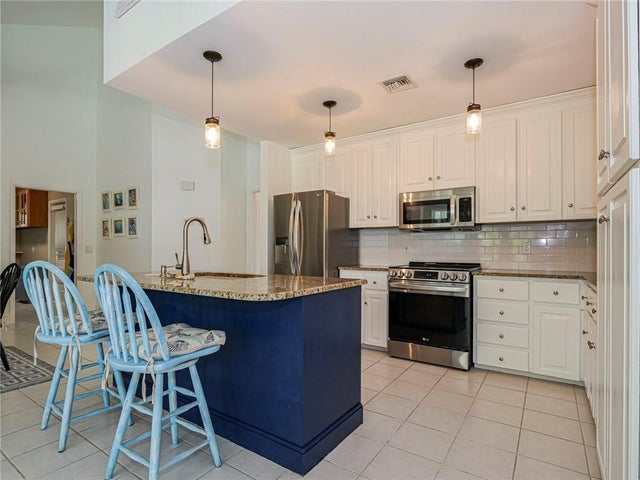 5 of 38 - 2945 70th Place, Vero Beach, FL