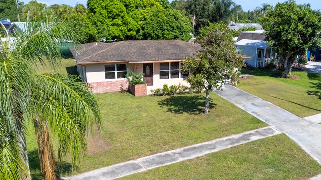 2 of 12 - 270 Ne Mainsail Street, Port Saint Lucie, FL