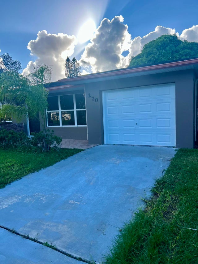 4 of 22 - 270 Ne Mainsail Street, Port Saint Lucie, FL