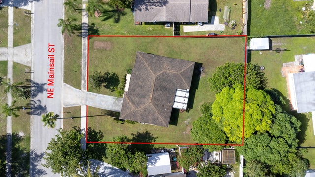 5 of 12 - 270 Ne Mainsail Street, Port Saint Lucie, FL