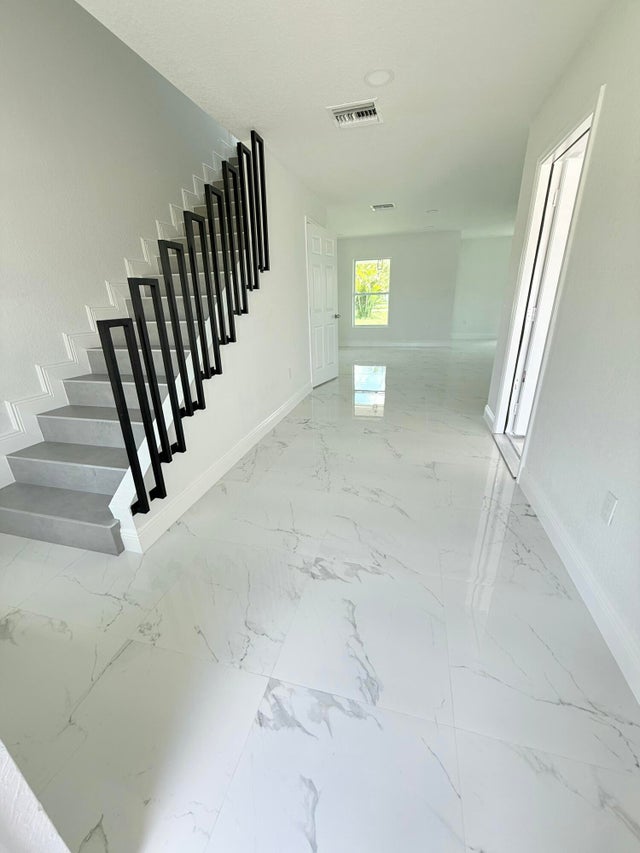 5 of 23 - 4356 Venus Avenue, West Palm Beach, FL