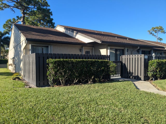 1 of 27 - 725 Sunny Pine Way #a, Greenacres, FL