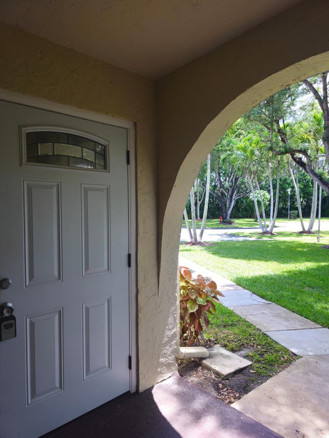 4 of 35 - 5971 La Pinata Boulevard #d1, Greenacres, FL