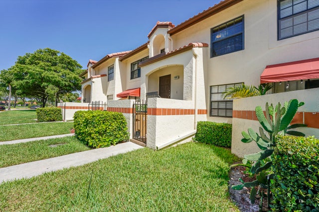 2 of 25 - 704 Freedom Court, Deerfield Beach, FL