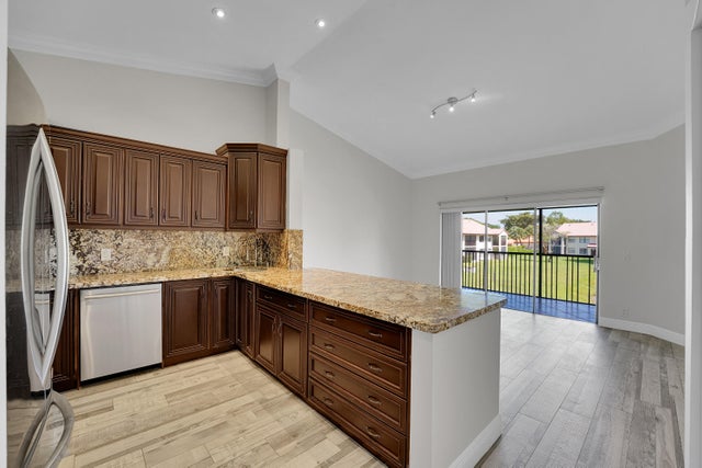 5 of 25 - 704 Freedom Court, Deerfield Beach, FL