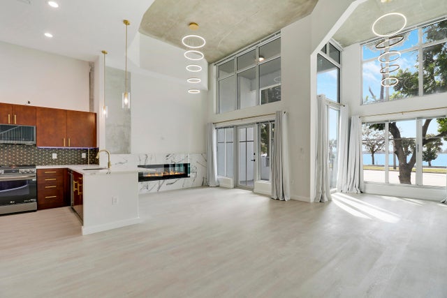 5 of 49 - 300 S Australian Avenue #u127, West Palm Beach, FL