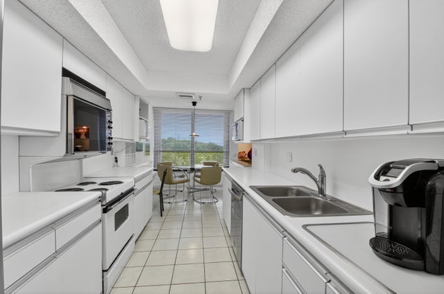 3 of 71 - 20090 Boca West Drive #354, Boca Raton, FL
