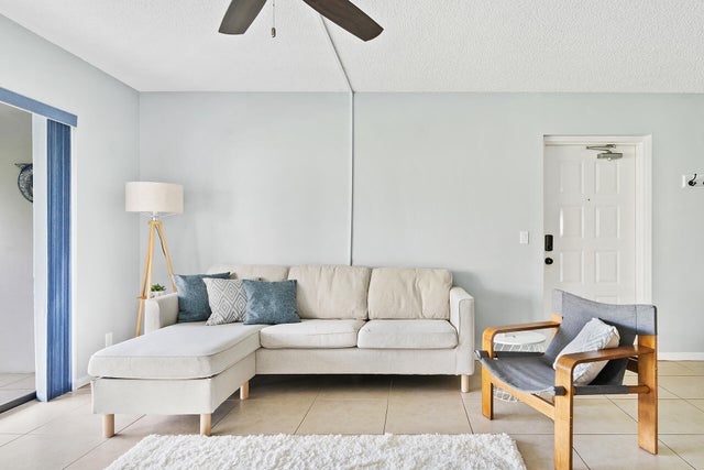 4 of 33 - 1113 Green Pine Boulevard #b1, West Palm Beach, FL