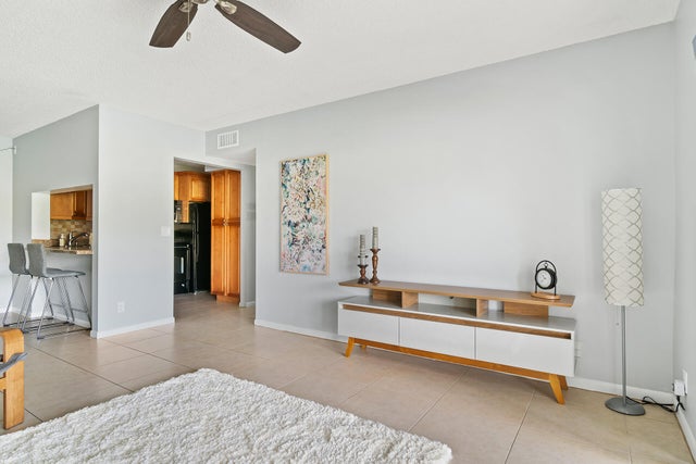 5 of 33 - 1113 Green Pine Boulevard #b1, West Palm Beach, FL