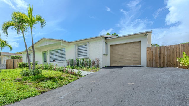 5 of 53 - 1717 16th Court N, Lake Worth Beach, FL