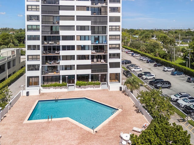 2 of 28 - 5600 N Flagler Drive #2006, West Palm Beach, FL