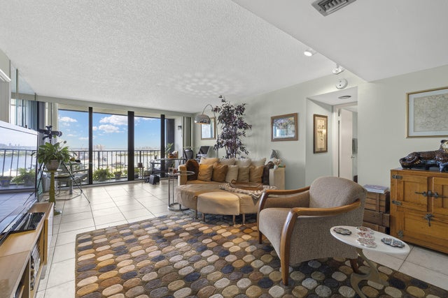 5 of 28 - 5600 N Flagler Drive #2006, West Palm Beach, FL