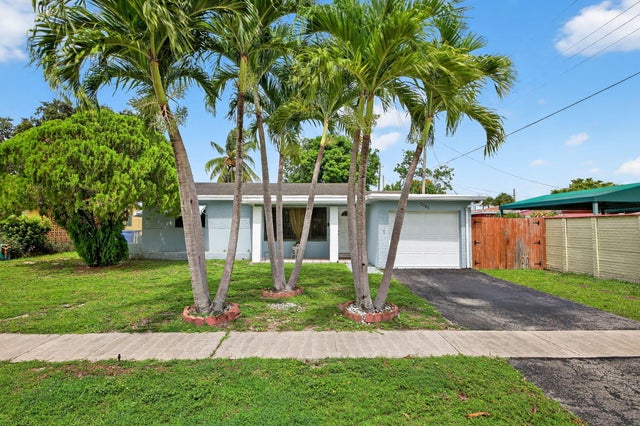 1 of 42 - 2420 N 58th Terrace, Hollywood, FL