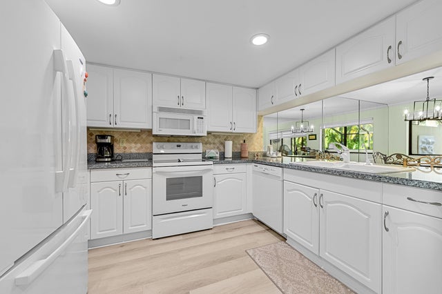 1 of 29 - 215 Oak Harbour Drive, Juno Beach, FL