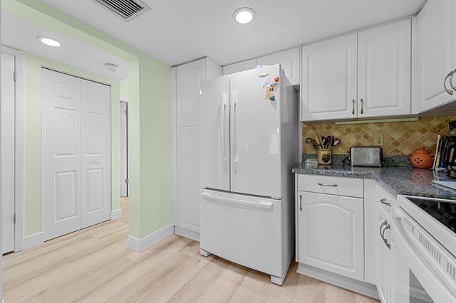 4 of 29 - 215 Oak Harbour Drive, Juno Beach, FL
