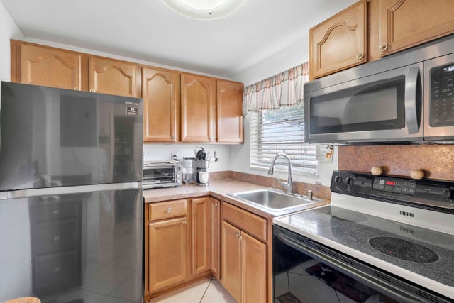 4 of 19 - 1115 Lake Terrace #111, Boynton Beach, FL