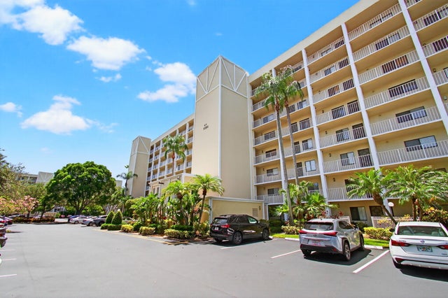 3 of 92 - 7290 Kinghurst Drive #405, Delray Beach, FL