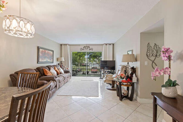 4 of 15 - 1000 Hillcrest Court #214, Hollywood, FL