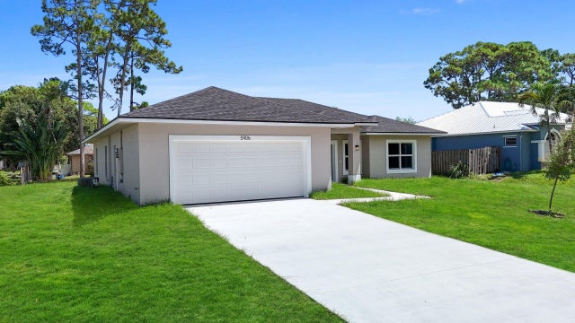 2 of 32 - 5906 Hickory Drive, Fort Pierce, FL