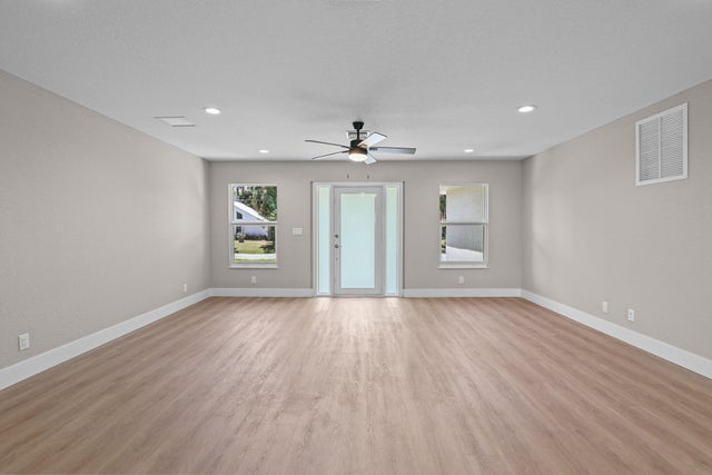 4 of 32 - 5906 Hickory Drive, Fort Pierce, FL