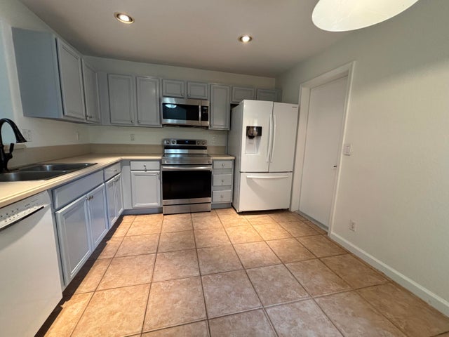 4 of 16 - 6113 Whalton Street, West Palm Beach, FL