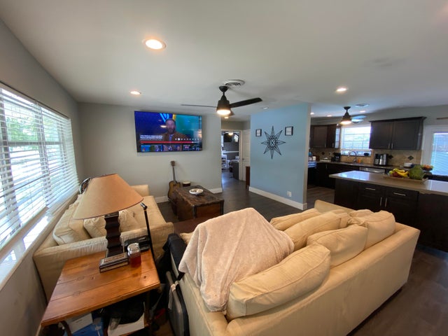 3 of 38 - 124 Se 11th Street, Deerfield Beach, FL