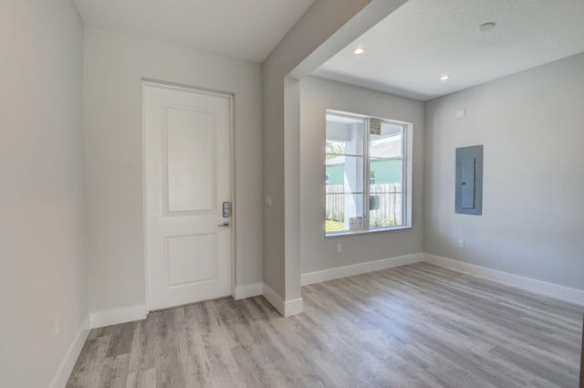 4 of 39 - 715 Nw 1st Street, Delray Beach, FL