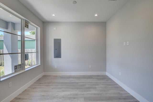 5 of 39 - 715 Nw 1st Street, Delray Beach, FL