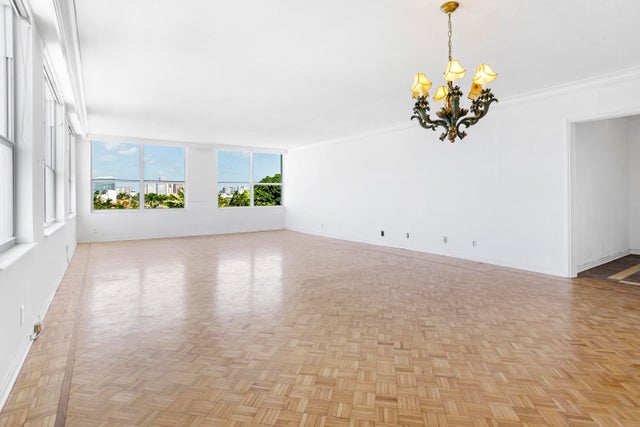 5 of 40 - 340 S Ocean Boulevard #4e, Palm Beach, FL