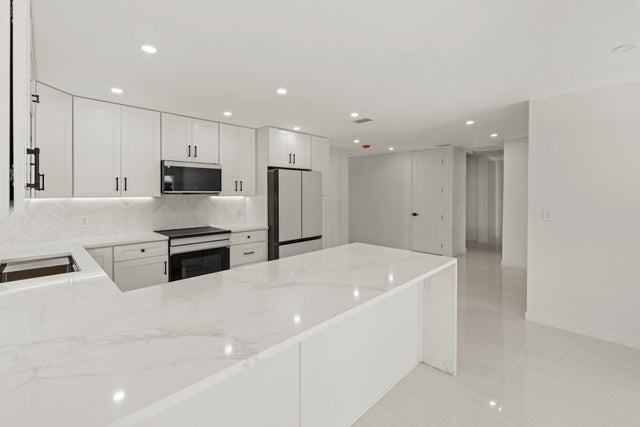 3 of 13 - 1750 Ne 49 Street, Fort Lauderdale, FL