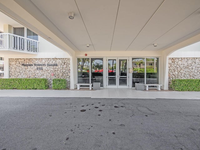 3 of 20 - 125 Ocean Avenue #303, Palm Beach Shores, FL