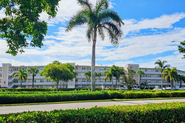 2 of 23 - 265 Wellington J, West Palm Beach, FL