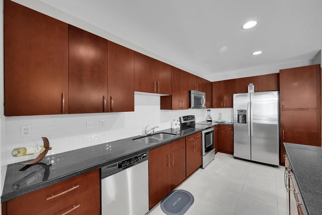4 of 33 - 300 S Australian Avenue #1119, West Palm Beach, FL