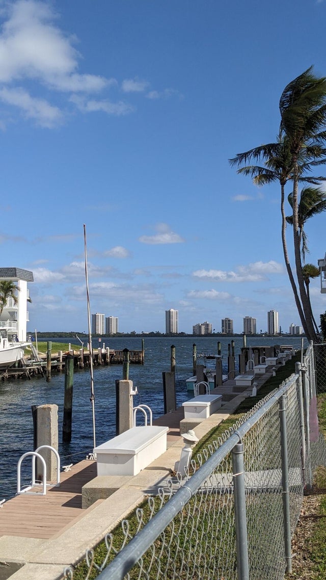 4 of 30 - 131 Doolen Court #208, North Palm Beach, FL