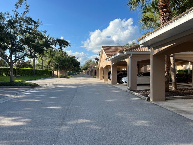 2 of 42 - 1011 Fairwaycove Lane #204, Bradenton, FL
