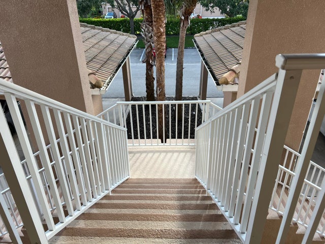 4 of 42 - 1011 Fairwaycove Lane #204, Bradenton, FL