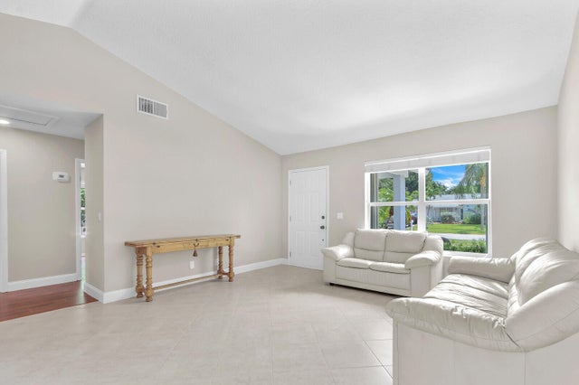 4 of 35 - 140 Village Circle, Jupiter, FL
